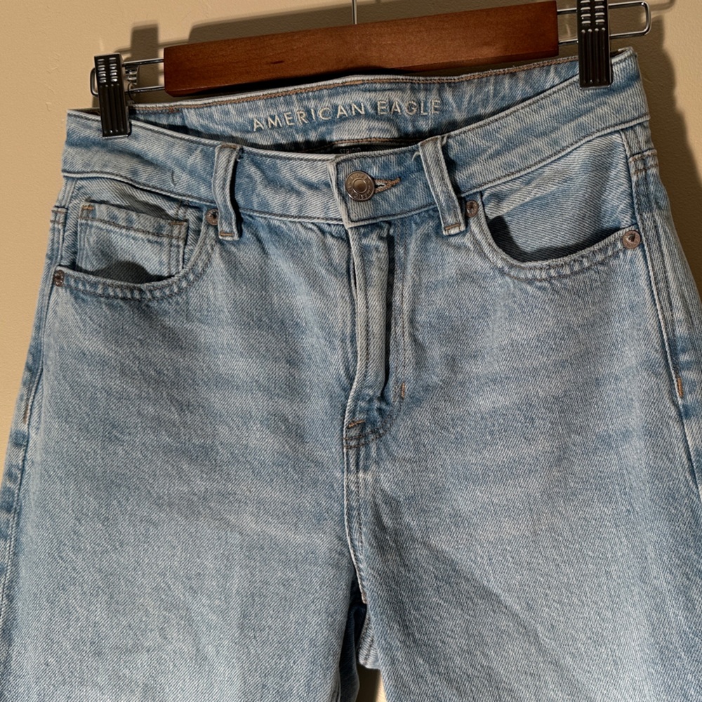 American Eagle Straight Leg Mom Jeans 0 - 26” Inseam - Picture 2 of 6